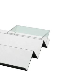 V tray